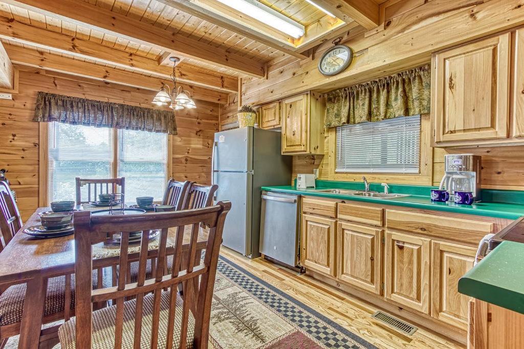Smoky Mountain Gem Villa Gatlinburg Exterior photo
