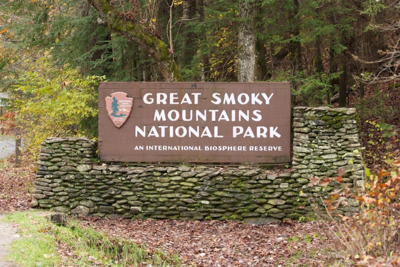 Smoky Mountain Gem Villa Gatlinburg Exterior photo
