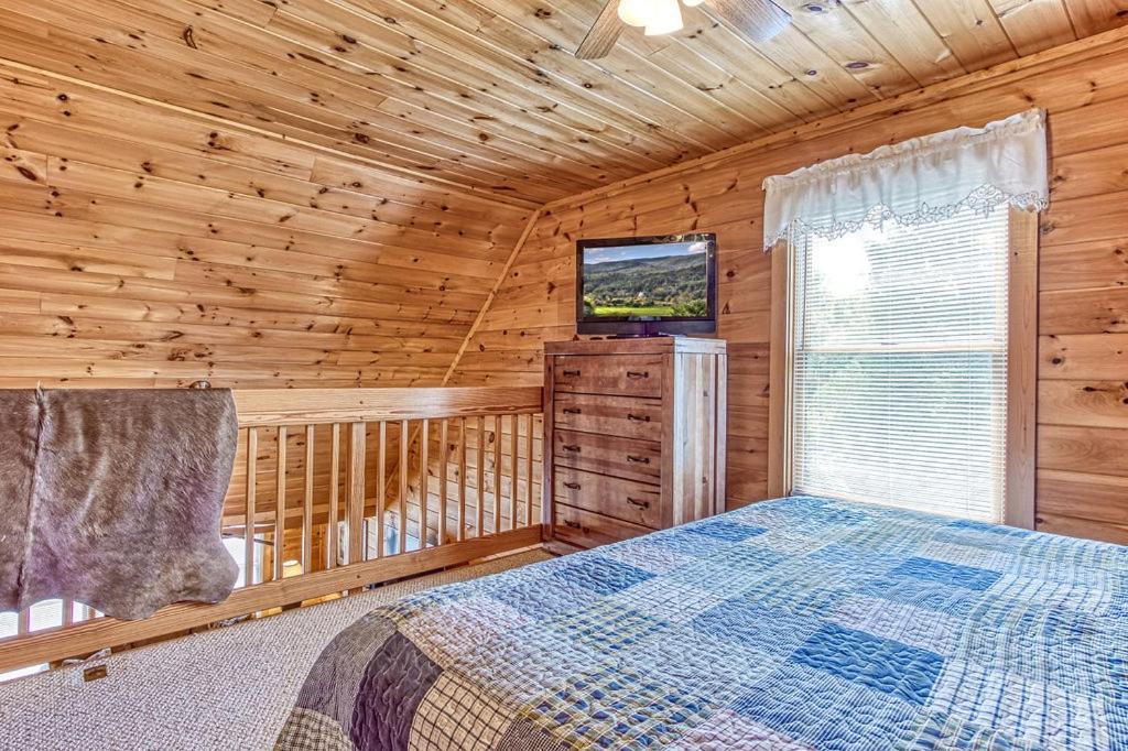 Smoky Mountain Gem Villa Gatlinburg Exterior photo