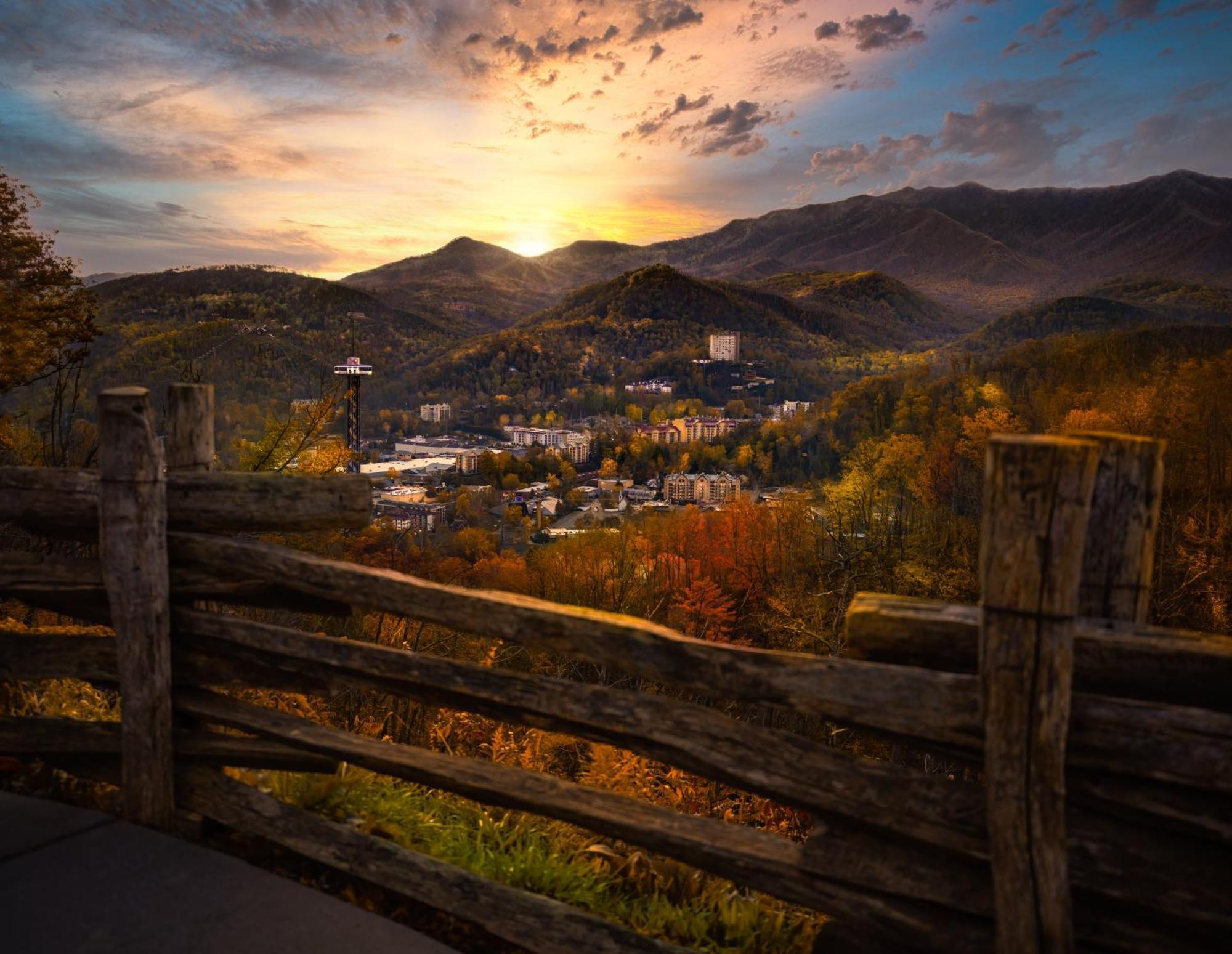 Smoky Mountain Gem Villa Gatlinburg Exterior photo